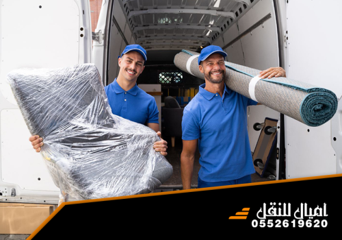 دباب نقل عفش جدة دباب نقل أثاث بجدة محمل بالكنب والطاولات أثناء النقل داخل المدينة